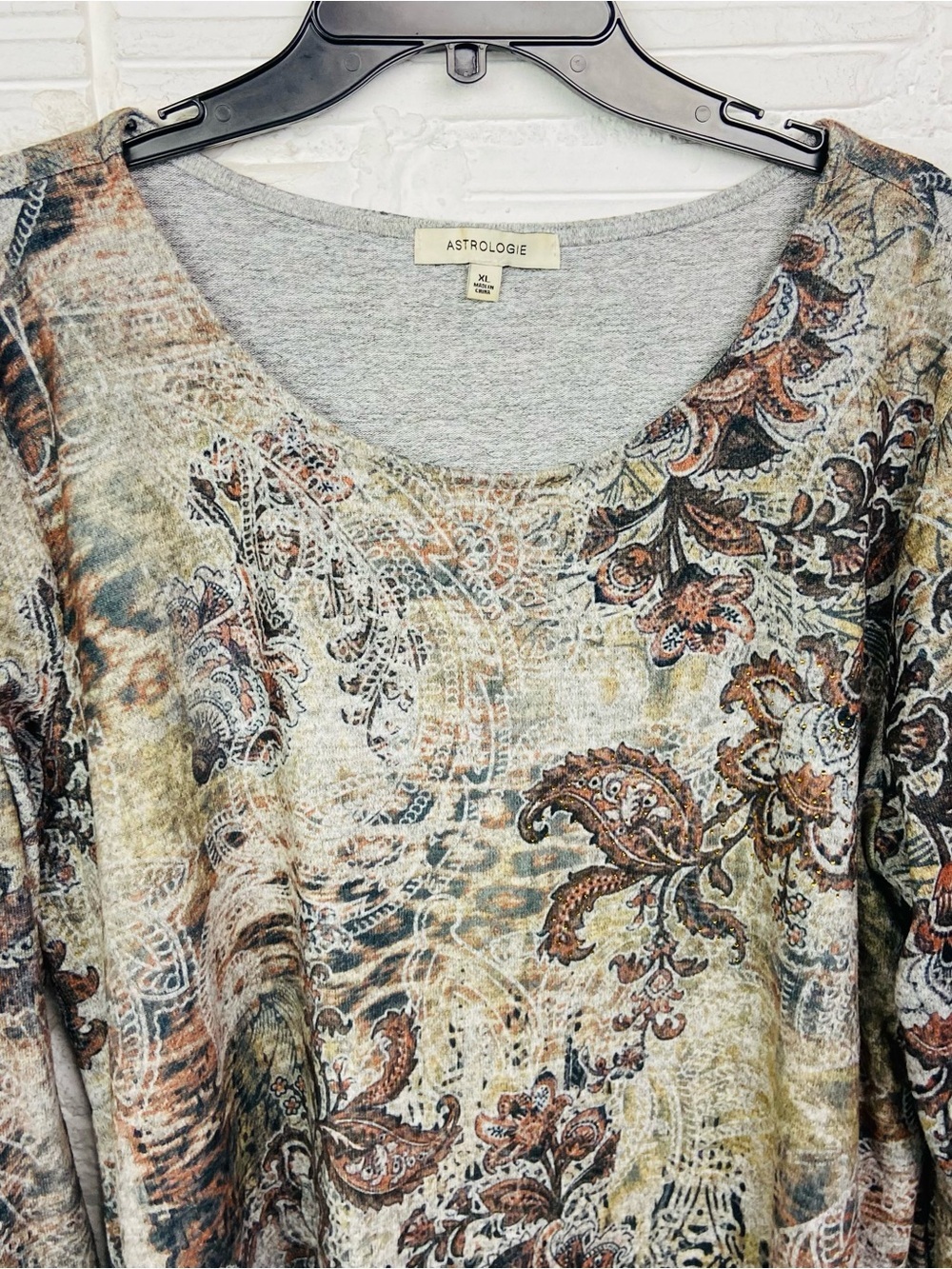 Astrolobe Women's brown Long Sleeve paisley & floral jeweled Printed Top size XL - Picture 5 of 11